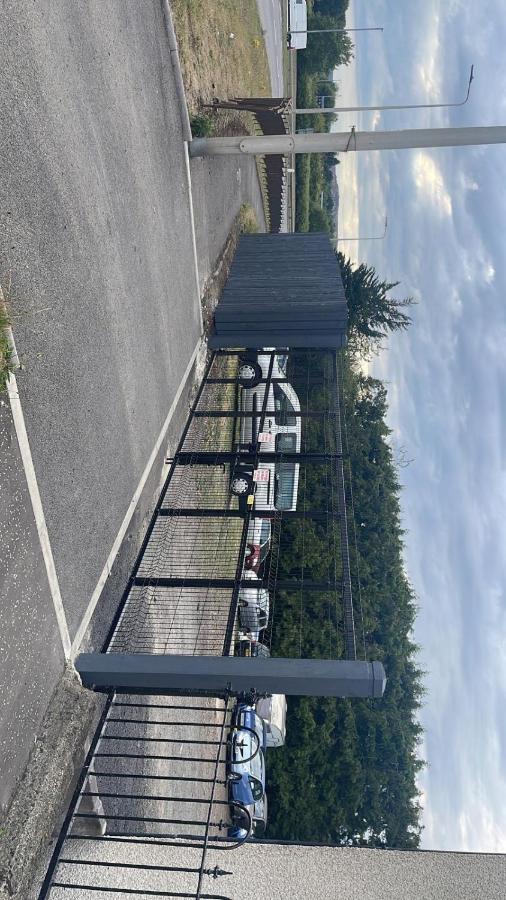 4 Bed Near Airport * EDI
