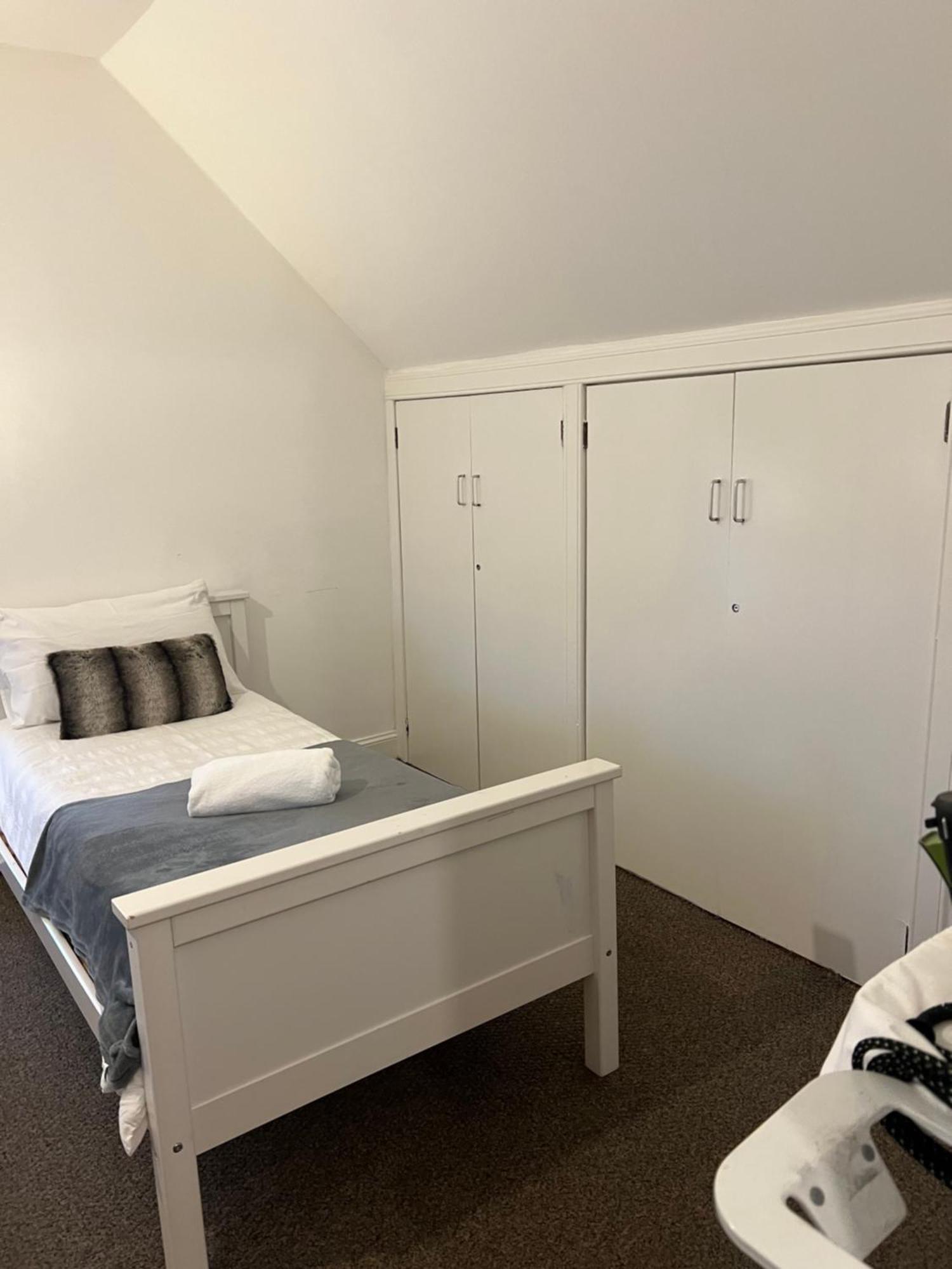 Ferienhaus 4 Bed Near Airport